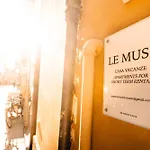 Deluxe Historic Center Daire