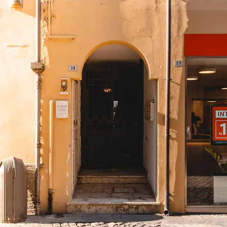 Deluxe Historic Center 라벤나